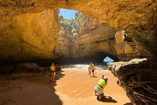 2-Hour Kayak through the Sea Caves of Benagil - When to go and how to handle the crowds