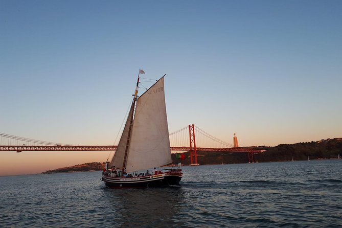 2-Hour Lisbon Traditional Boats Sunset Cruise with White Wine - A traditional boat gives the cruise its character