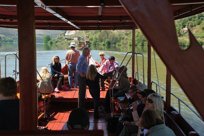 2-hour Rabelo Boat tour in Pinhão - Cruising through the Douro wine country