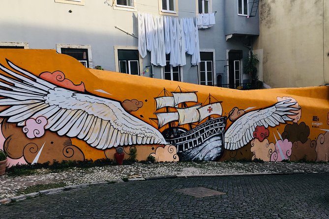 3-Hour Guided Street Art Walking Tour of Lisbon - What the guides add to the walk