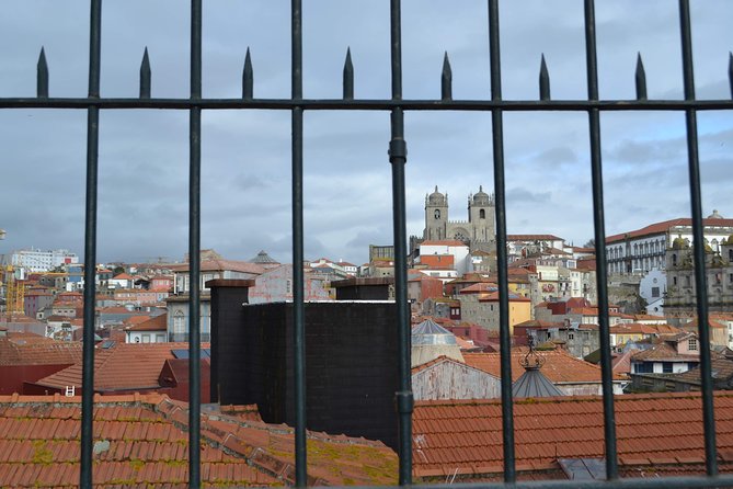3-Hour Porto Jewish Heritage Walking Tour with Local Guide - The guide can make or break this subject