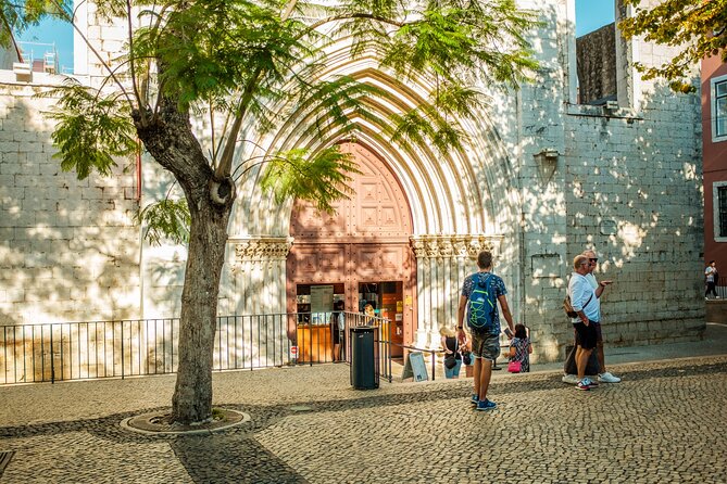 3-Hour Private Guided Walking Tour of Lisbon - Alfama, Santa Luzia, and Portas do Sol