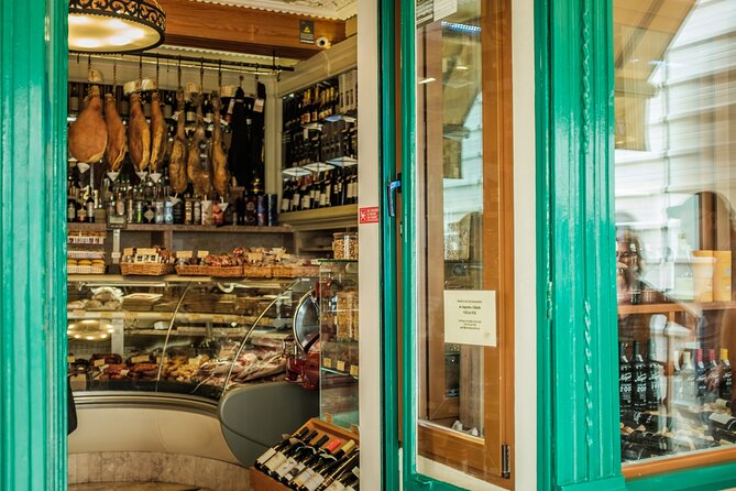 3-Hour Private Guided Walking Tour of Lisbon - Lisbon Cathedral and the road toward Baixa