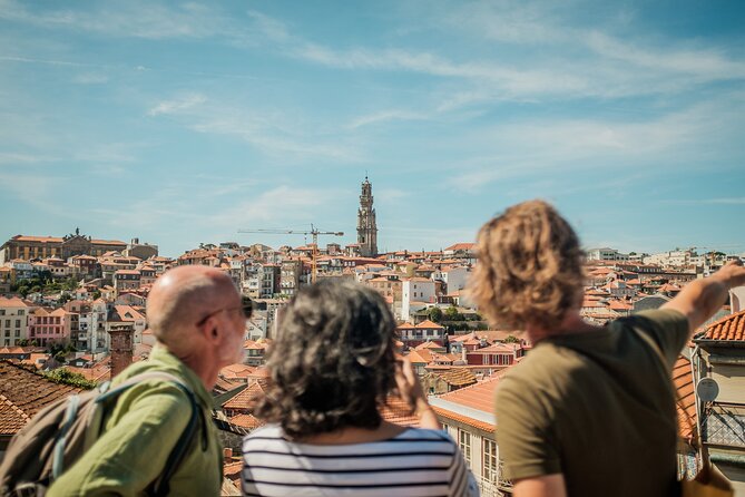 3-hour private guided walking tour of the BEST of Porto - Starting at São Bento’s famous tiled hall