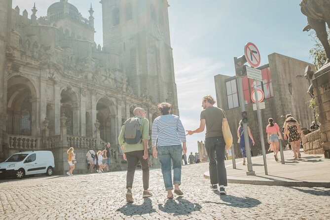3-hour private guided walking tour of the BEST of Porto - Taking in the Douro from Passeio das Virtudes