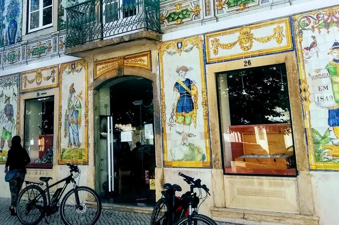 7 Hills and 14 Viewpoints - Lisbon E-Bike Tour - Down to Rossio and Praça do Comércio