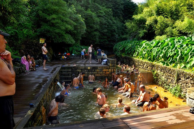 Adventure in the Furnas, with volcanoes, lagoons and tea plantations - Furnas puts volcanic power on the menu