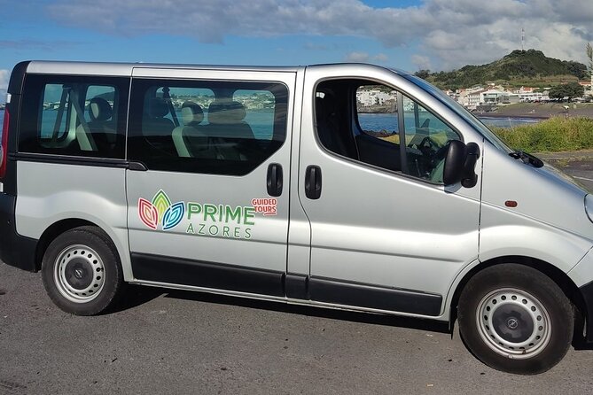Adventure in the Furnas, with volcanoes, lagoons and tea plantations - Small-group transport keeps the long day comfortable