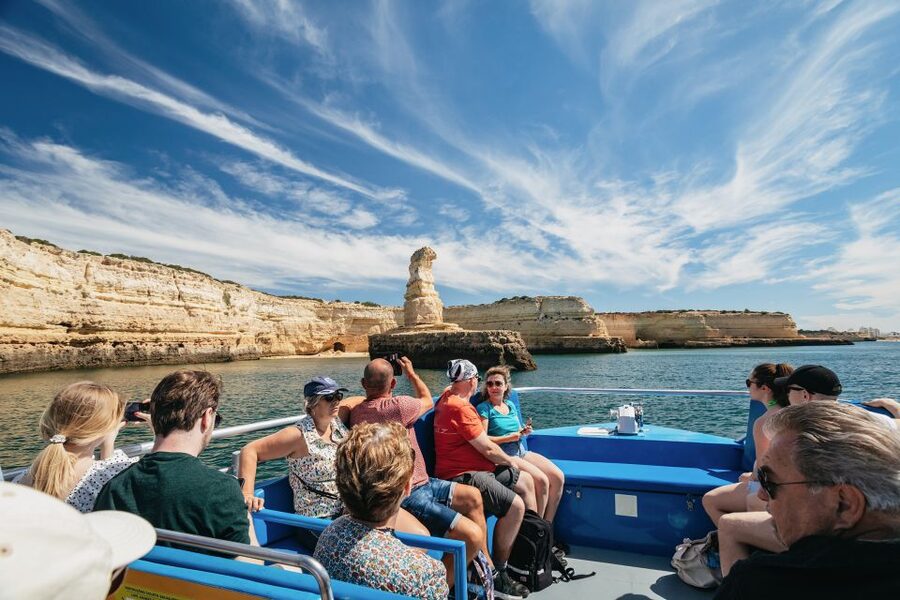 Albufeira: 2.5-Hour Benagil Caves & Dolphin Watching - A fast start from Albufeira Marina