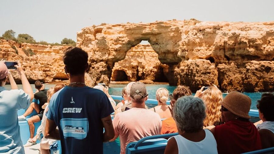 Albufeira: 2.5-Hour Dolphin Watching and Caves Trip - The dolphin search beyond the cliffs
