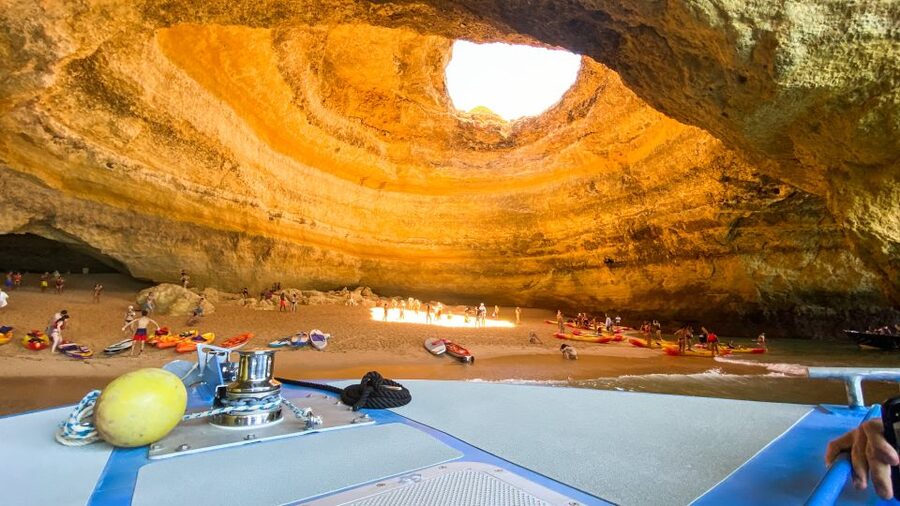 Albufeira: 2.5-Hour Dolphin Watching and Caves Trip - The return to Albufeira