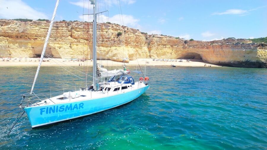 Albufeira: 3-Hour Yacht Daytime/Sunset Cruise to Benagil - Seeing Galé, Benagil, and Carvoeiro caves