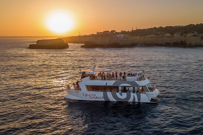 Albufeira: 6-Hour Sunset Dinner Catamaran Cruise with Open Bar - What to bring for comfort