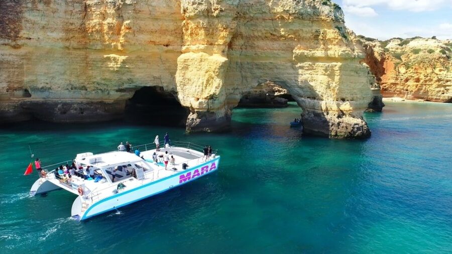 Albufeira: Catamaran Cruise with BBQ & Open Bar on the Beach - From Albufeira Marina to the Benagil coast