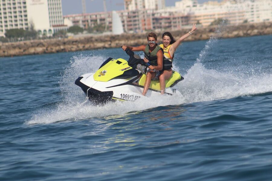 Albufeira: Jet Ski Rental - Speed, waves, and views from the circuit
