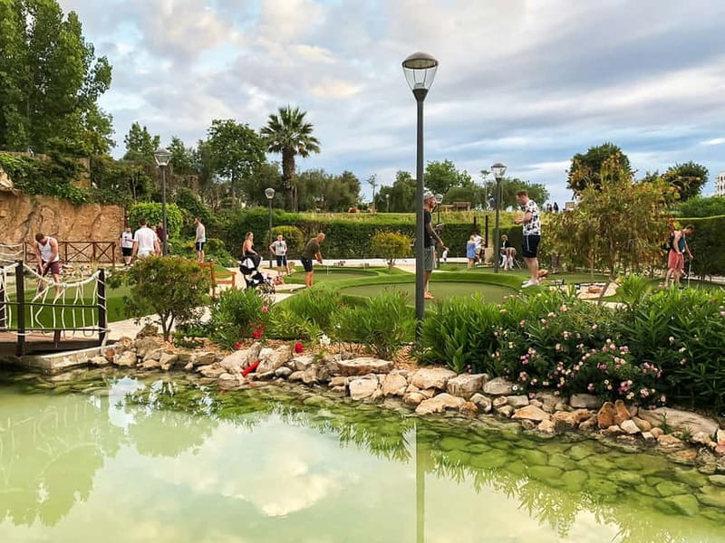 Albufeira: MiniGolf Adventure Park Entry Ticket - Value, service, and small drawbacks