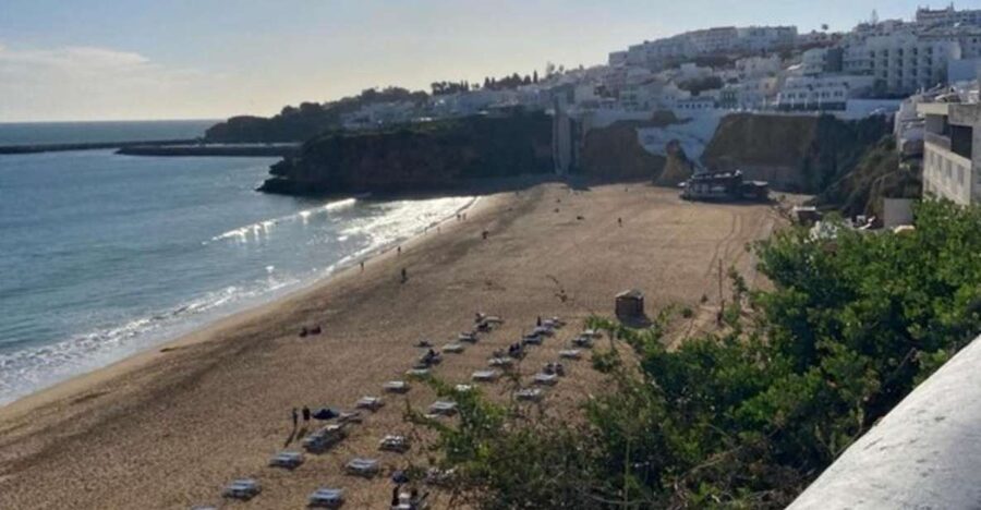Albufeira: Old Town History Walking Tour with Tapas & Wine - Key points to know before booking