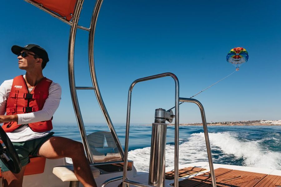 Albufeira: Parasailing Boat Trip - The boat ride back to the marina