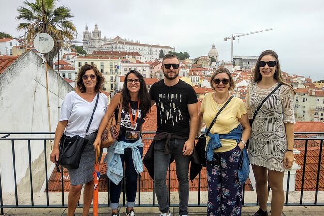 Alfama and Mouraria Tour - The oldest neighbourhoods in Lisbon - Portas do Sol and Santa Luzia: the visual reward