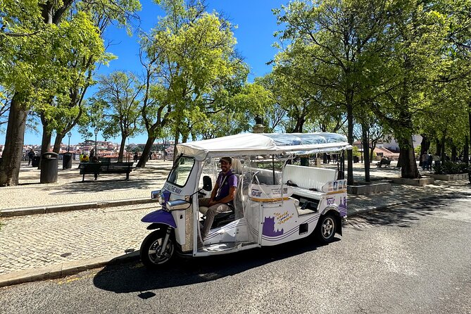 Alfama Private Tuk Tuk Tour: Lisbon’s Oldest Neighborhood (2 HRS) - Lisbon Cathedral: ten minutes of history