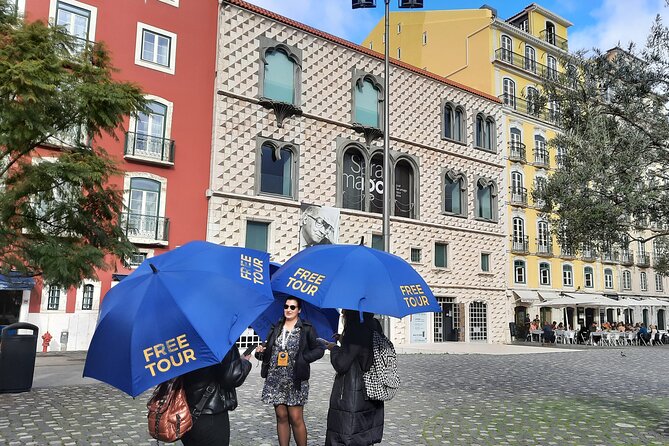 Alfama Tour in Lisbon Old Town - The postcard views at Portas do Sol and Santa Luzia