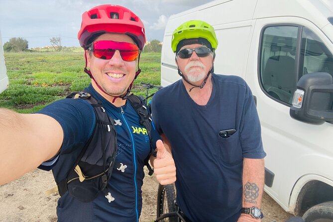 Algarve: Lagos Sightseeing guided Tour with e-bikes - Starting beside Hotel Marina Rio