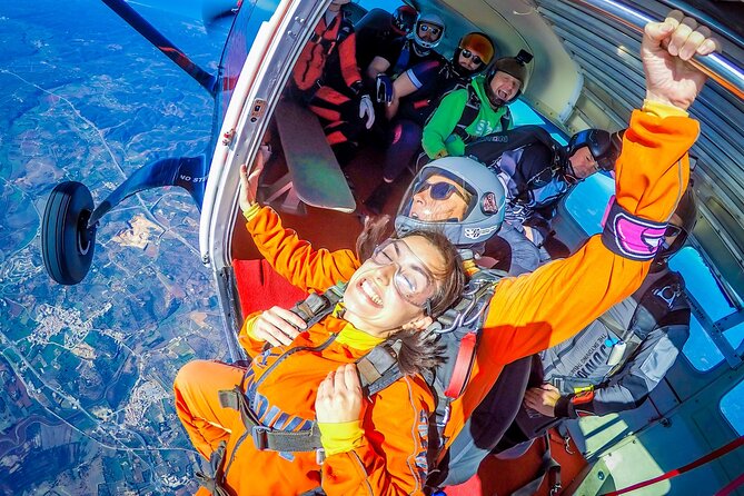 Algarve Tandem Skydive 10k ft (3000m) - The 10-minute flight above the Algarve coast