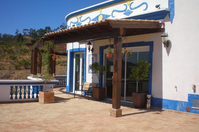 Algarve Wine Tour of Two Wine Estates - Why these two Algarve wineries make a good pair