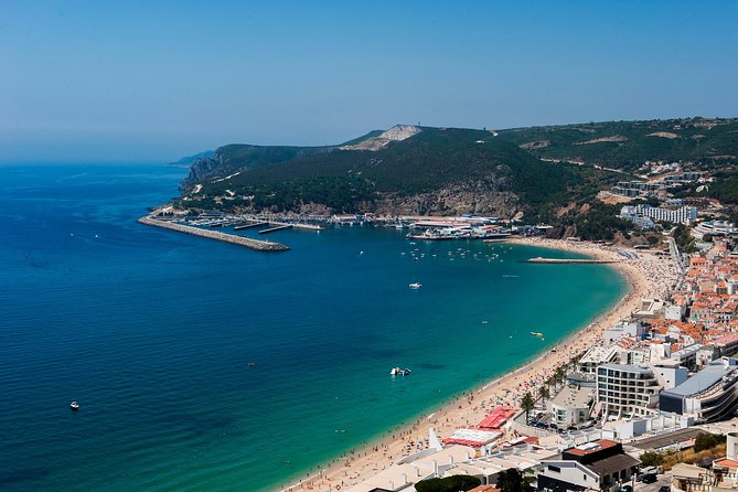 Arrabida and Sesimbra Small-Group Day Trip from Lisbon with Wine Tasting - A second style of wine tasting at Quinta do Alcube