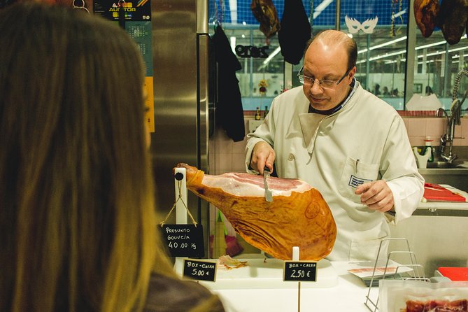 Authentic Food and Wine Tour in Porto by Food Lover Tour - Meeting at Avenida dos Aliados