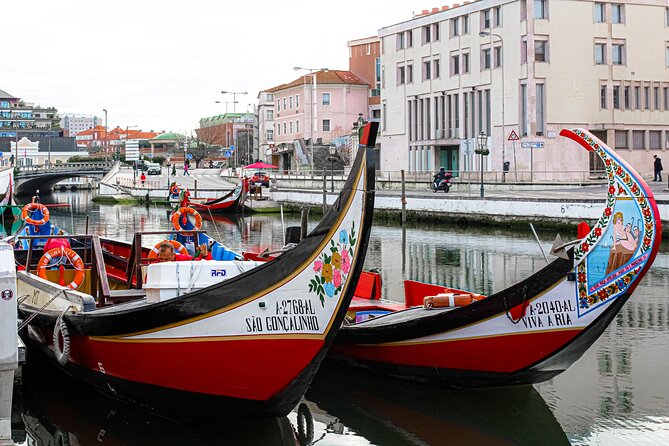 Aveiro Canal Cruise in Traditional Moliceiro Boat - Weather changes the mood