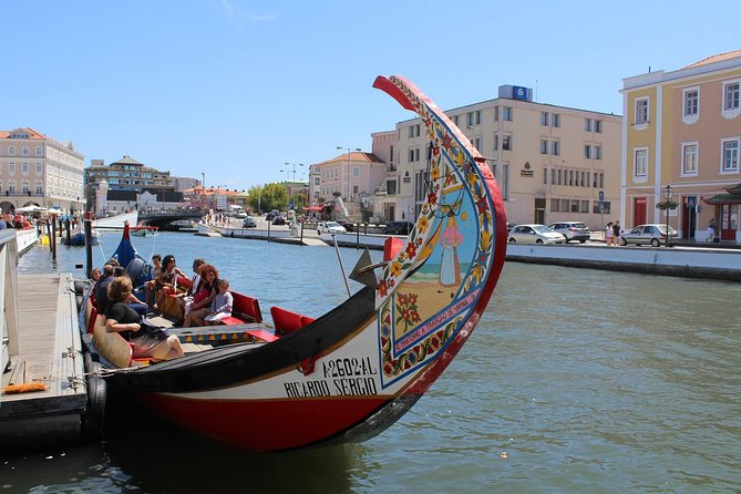 Aveiro Canal Cruise in Traditional Moliceiro Boat - Boarding at Jardim do Rossio