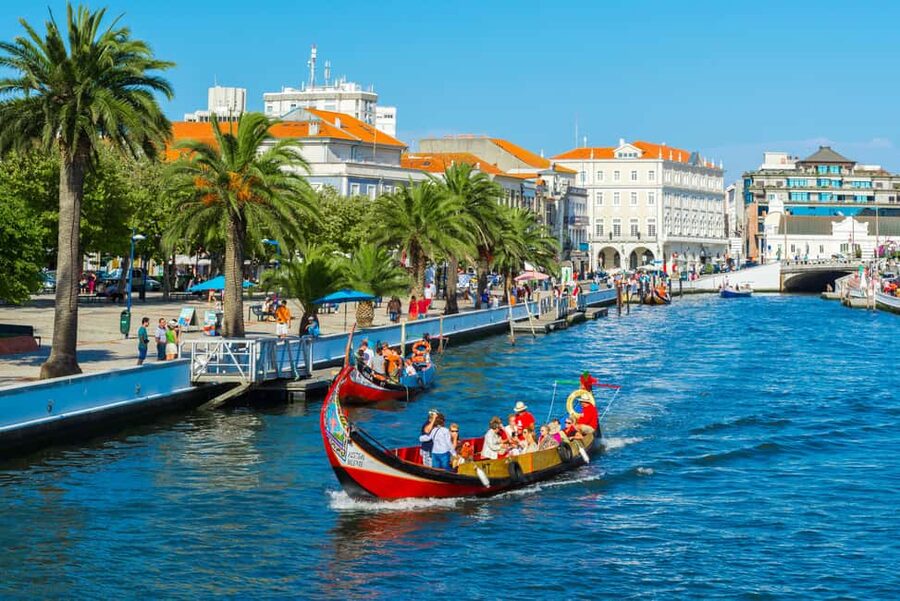 Aveiro: Half-Day Tour from Porto with Cruise - Meeting beside São Bento and riding south