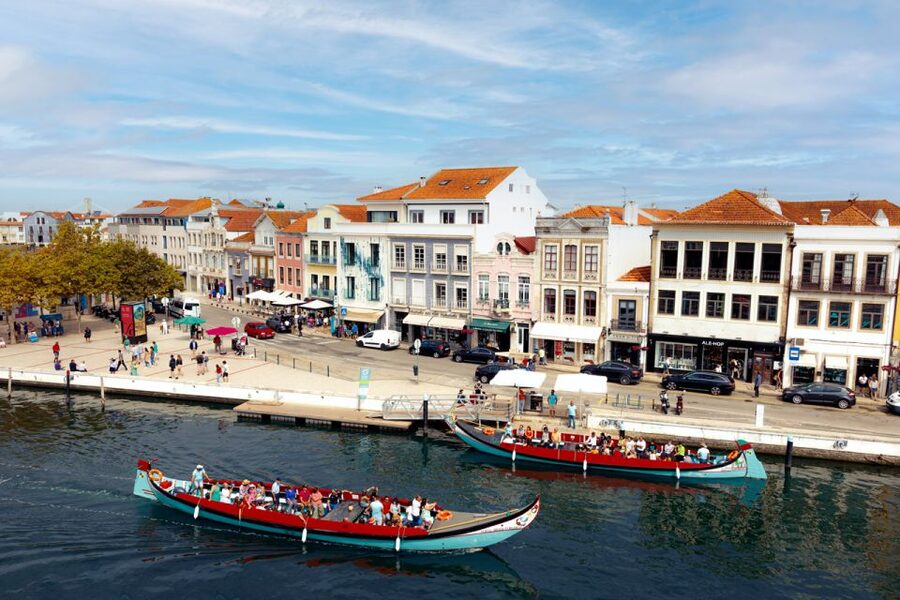 Aveiro: Scenic Guided Boat Tour - Key points at a glance
