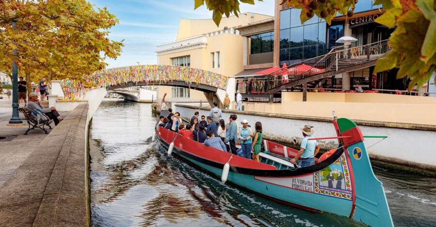 Aveiro: Scenic Guided Boat Tour - Practical tips for a smoother ride