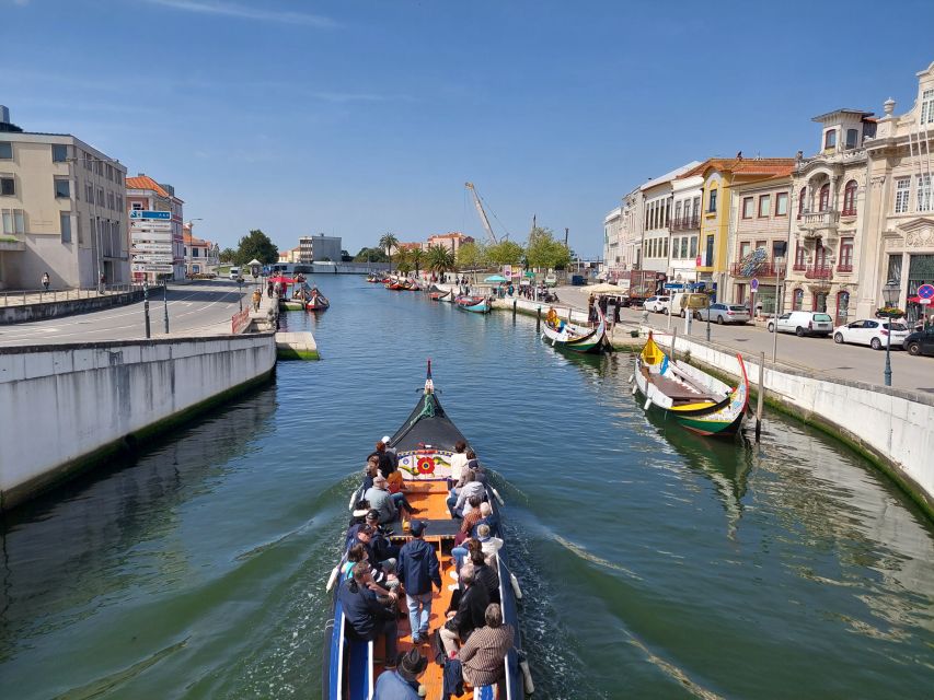 Aveiro: Stories, Canals, and Azulejos Guided Walking Tour - Praça da República and Aveiro’s urban starting point