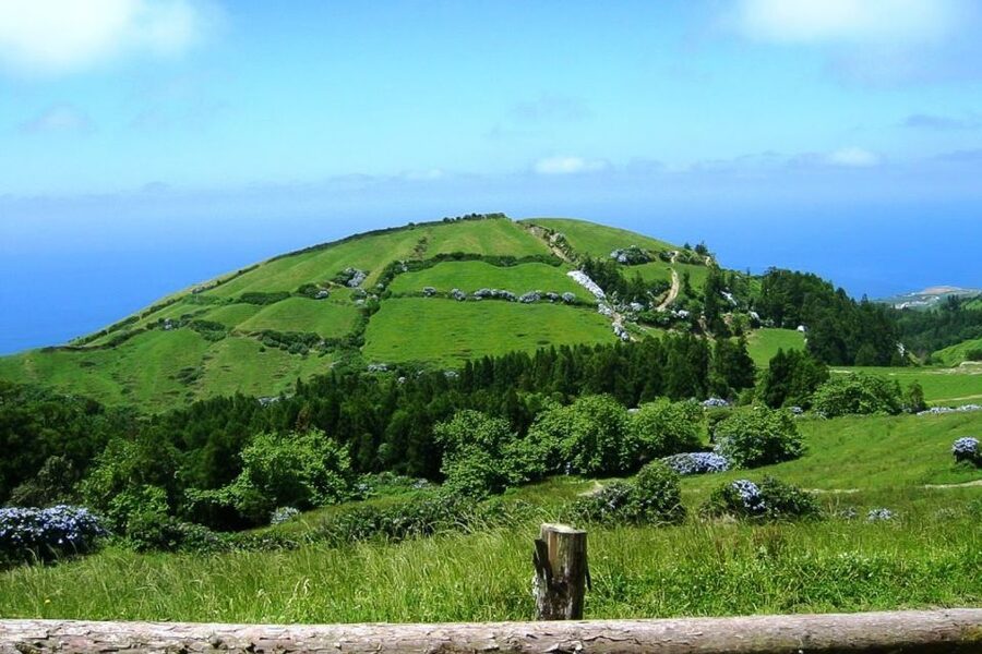 Azores: Sete Cidades Scenic Jeep Tour from Ponta Delgada - Leaving Ponta Delgada for the crater country