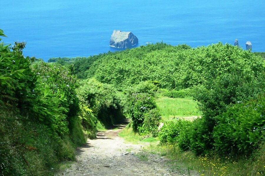 Azores: Sete Cidades Scenic Jeep Tour from Ponta Delgada - The quieter lakes beyond the postcard view