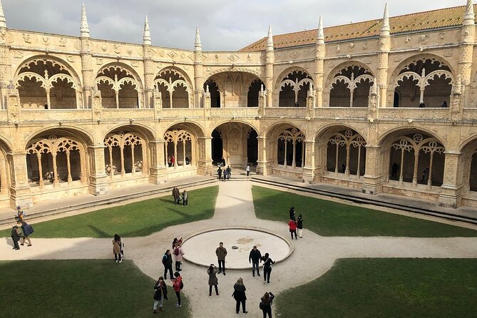 Belem and Jeronimos Monastery Guided Small Group Walking Tour - Pastéis de Belém and the pastry pause