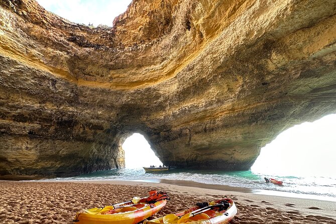 Benagil: Guided tour through the caves and Praia da Marinha - Meeting at Restaurante O Litoral
