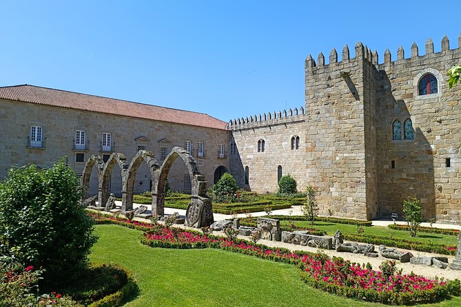 Best of Braga and Guimaraes Day Trip from Porto - Guimarães, the birthplace of Portugal