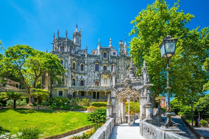 Bestseller Private Tour Sintra-Cascais with Hotel pick up - Azenhas do Mar and the first taste of the coast