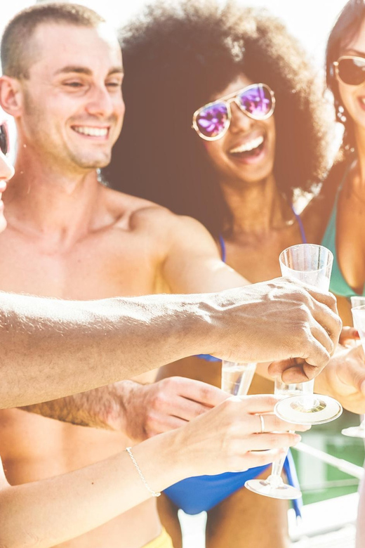 Boat Party to the Beach with Swimming Stops, DJ and Open Bar - Practical tips for a better afternoon