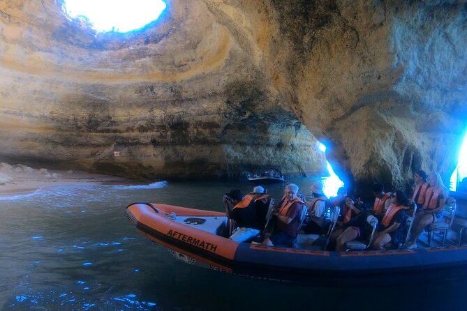 Boat trip to the caves of Benagil - Entering Algar de Benagil