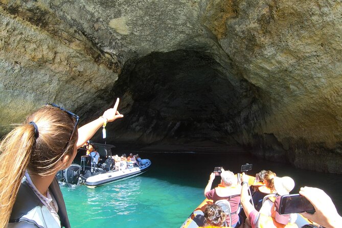 Boat trip to the caves of Benagil - How rough water changes the experience