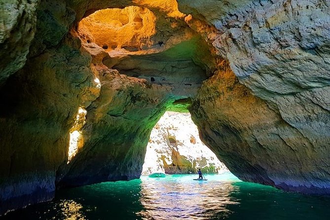 Boat trip to the caves of Benagil - The first half hour: speed, cliffs, and open water