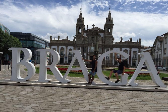 Braga & Guimarães Small Group Tour: Lunch & All Tickets Included - Guimarães Castle and Portugal’s beginnings