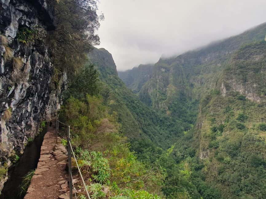 Caldeirão Verde: Queimadas PR9 Transfer and Self-Guided Hike - Queimadas Natural Park and the start of the walk