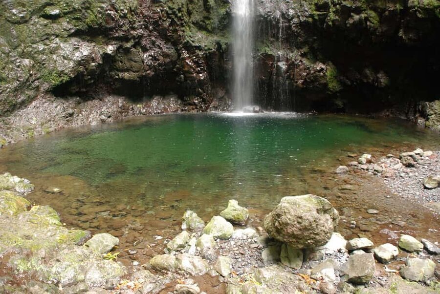 Caldeirão Verde: Queimadas PR9 Transfer and Self-Guided Hike - Why an early start improves the experience