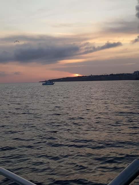 Cascais: Sunset Boat Trip with Welcome Drinks - Is $44 a fair price?